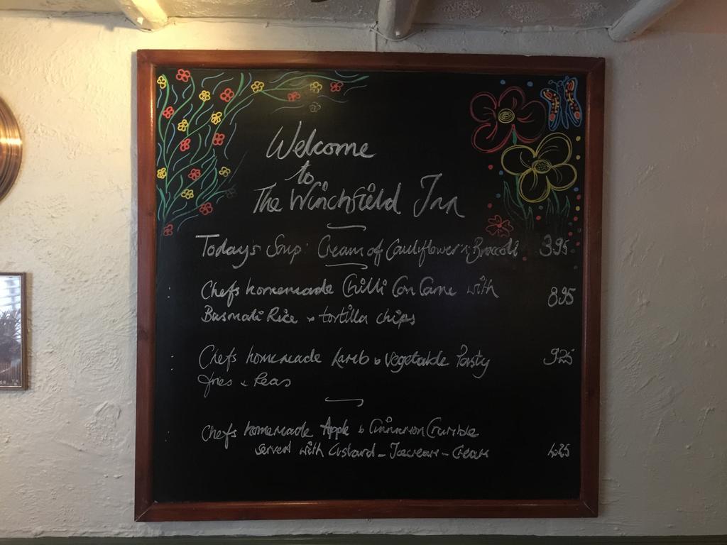 The Winchfield Inn Exterior photo